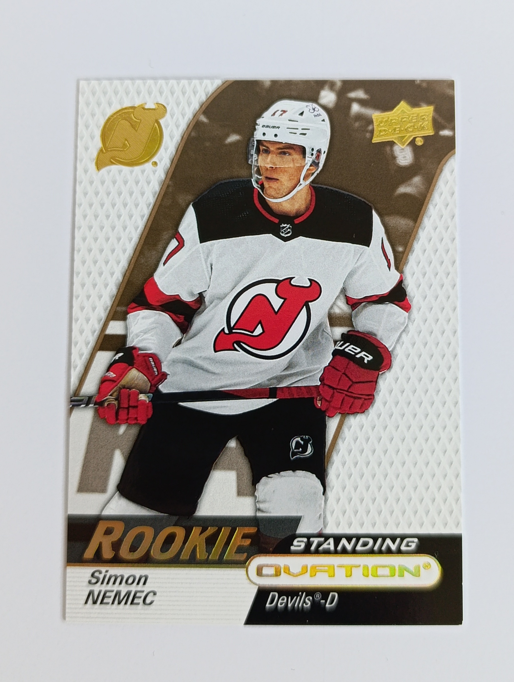 Šimon Nemec (New Jersey Devils, Slovensko) – RC – Standing Ovation Gold Spectrum – 2023-24 Upper Deck Ovation #139/250
