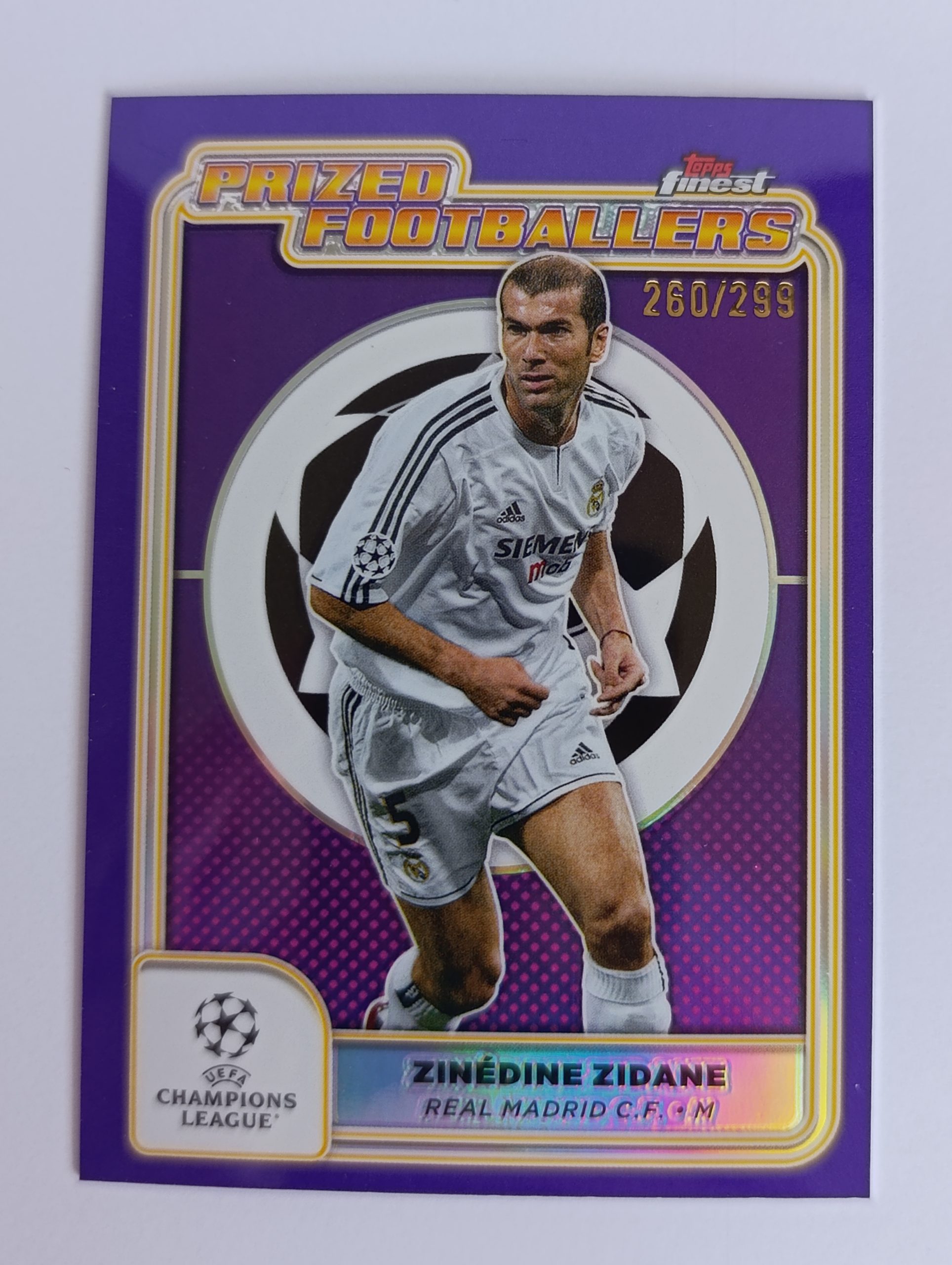 Zinédine Zidane (Real Madrid, Francúzsko) – Prized Footballers Purple Refractor – 2024-25 Topps Finest UEFA Club Competitions #260/299