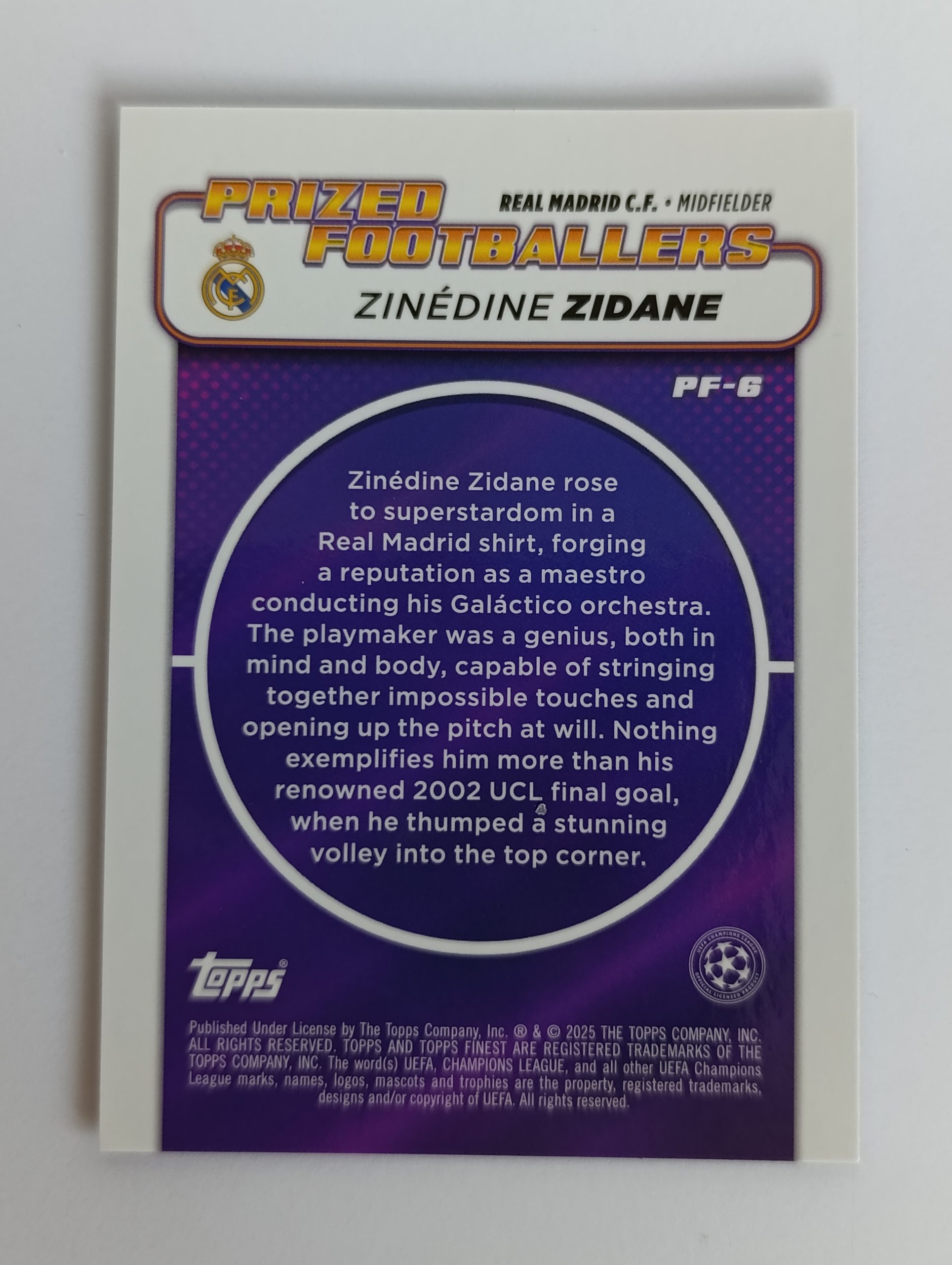 Zinédine Zidane (Real Madrid, Francúzsko) – Prized Footballers Purple Refractor – 2024-25 Topps Finest UEFA Club Competitions #260/299 – Obrázok 3