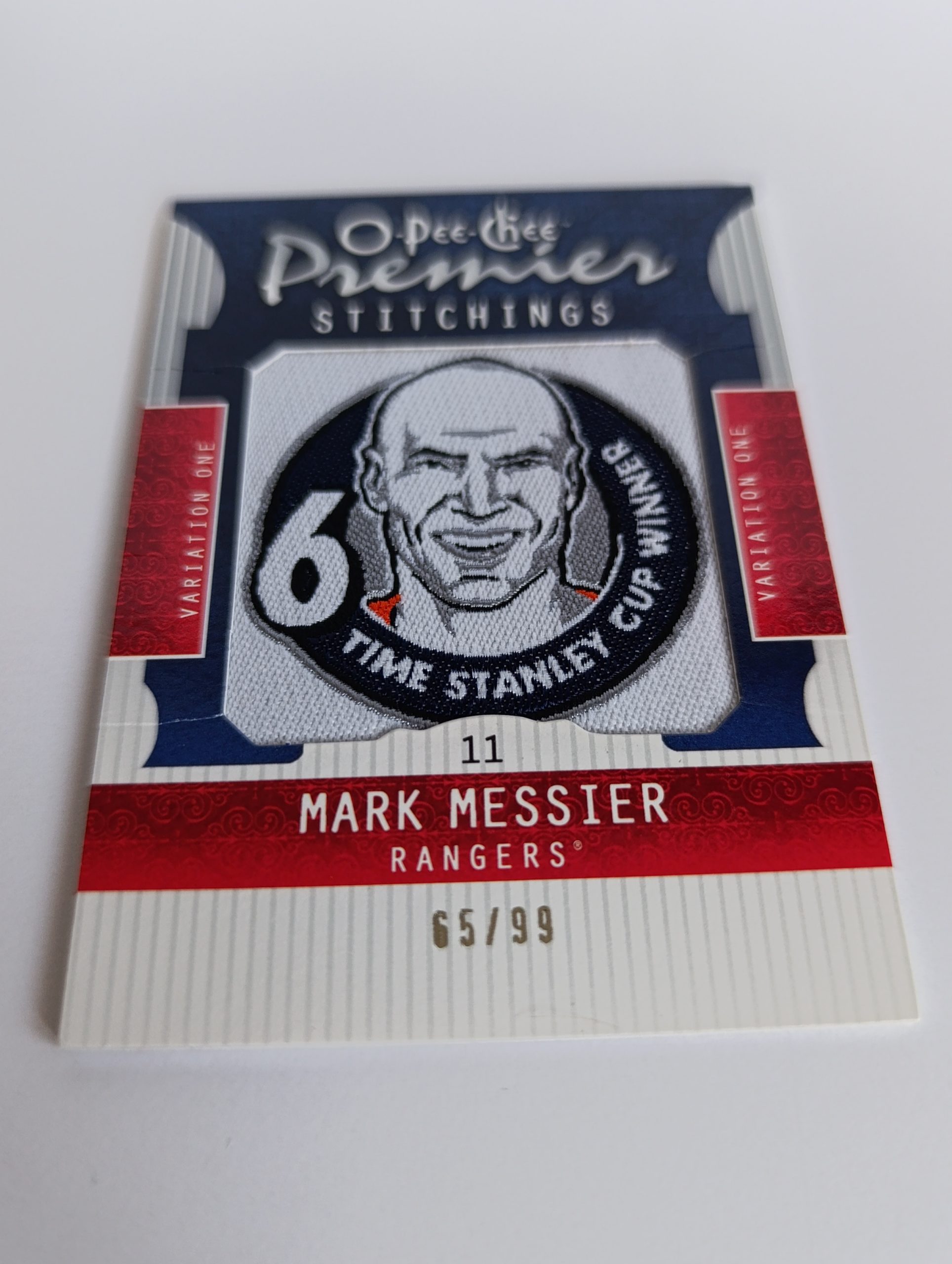 Mark Messier (Edmonton Oilers / New York Rangers, Kanada) – Premier Stitchings – 2008-09 O-Pee-Chee Premier #65/99 – Obrázok 3