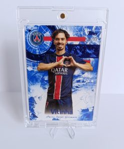 Vitinha (Paris Saint-Germain, Portugalsko) – Blue Parallel – Topps PSG Official Club Product #51/99 – Obrázok 6