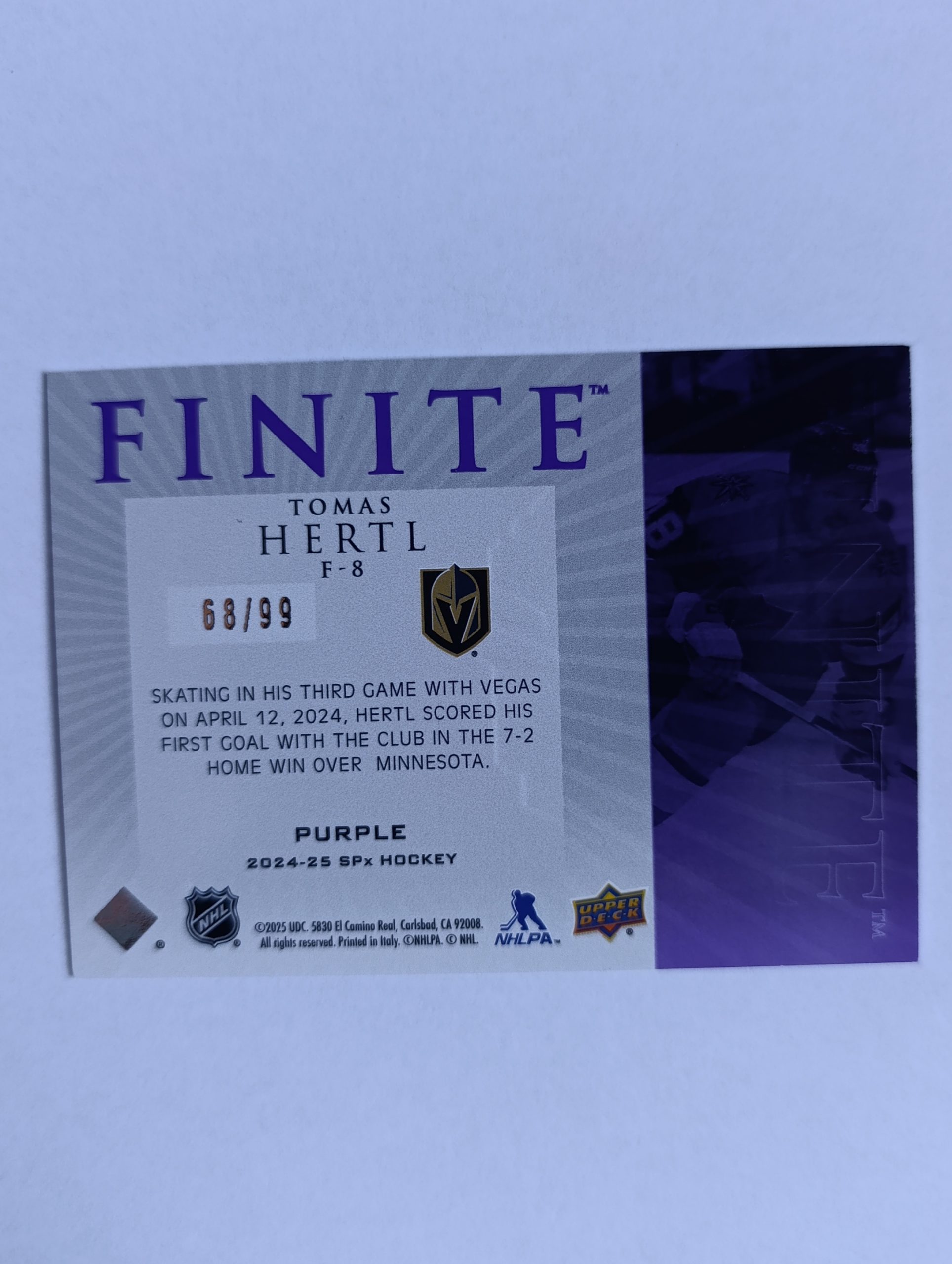 Tomáš Hertl (Vegas Golden Knights, Česko) – Finite Purple – 2024-25 SPx #68/99 – Obrázok 3