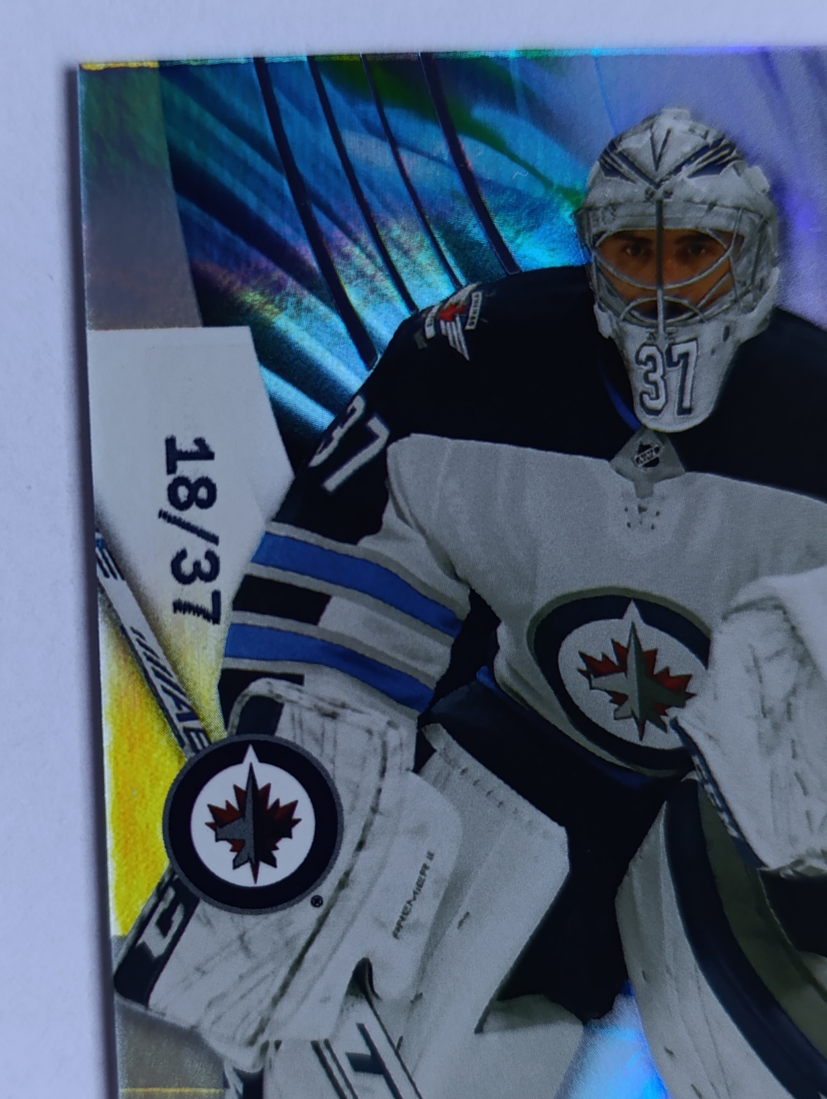 Connor Hellebuyck (Winnipeg Jets, USA) – 2020-21 Upper Deck SP Game Used #18/37 – Obrázok 2