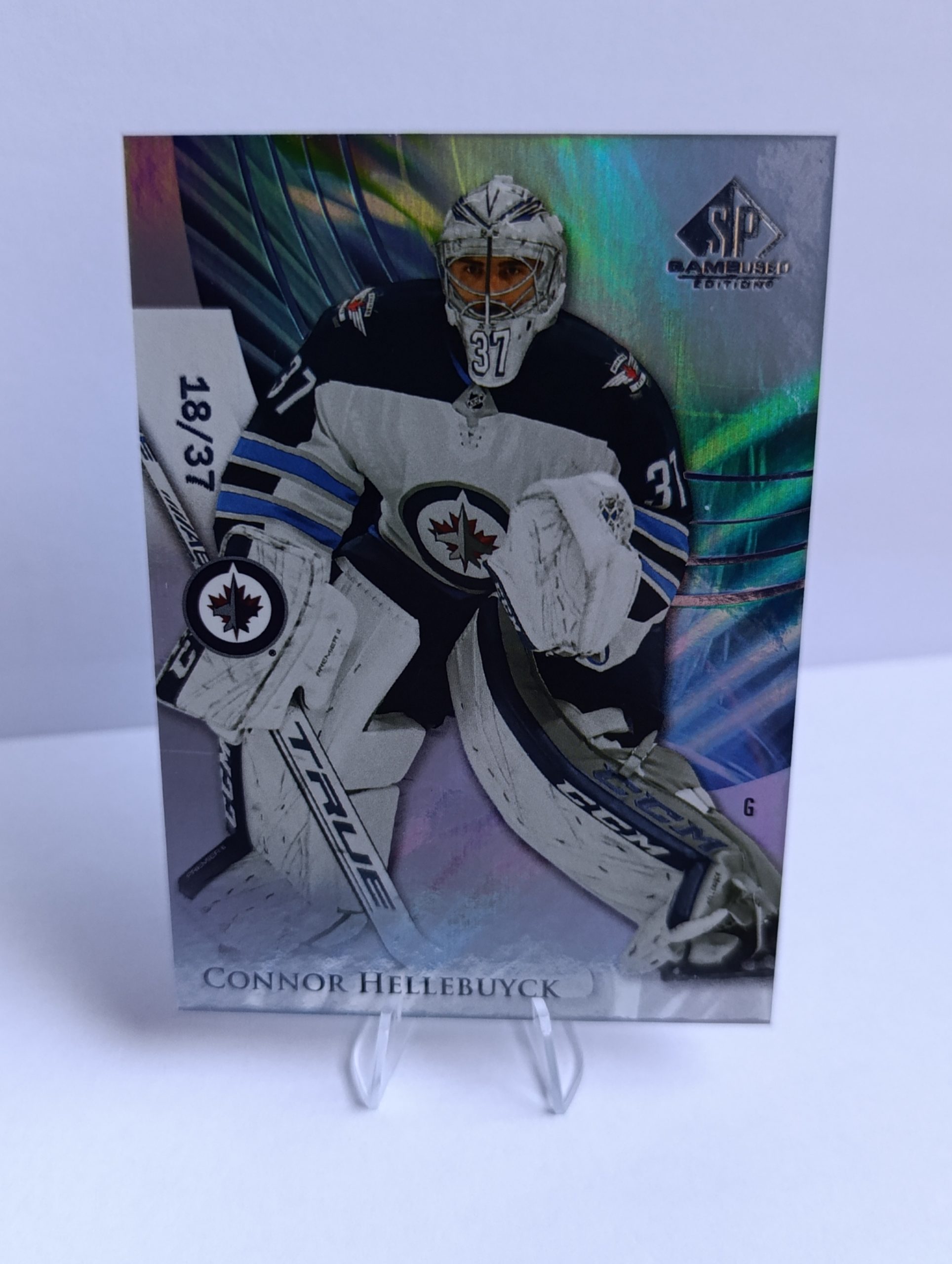 Connor Hellebuyck (Winnipeg Jets, USA) – 2020-21 Upper Deck SP Game Used #18/37 – Obrázok 5