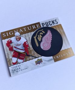Tomáš Tatar (Detroit Red Wings, Slovensko) – Signature Pucks Autograph – Primary Logo – 2014-15 Upper Deck Trilogy – Obrázok 3