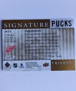 Tomáš Tatar (Detroit Red Wings, Slovensko) – Signature Pucks Autograph – Primary Logo – 2014-15 Upper Deck Trilogy – Obrázok 4