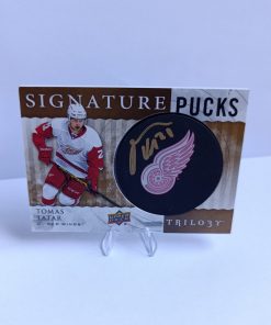 Tomáš Tatar (Detroit Red Wings, Slovensko) – Signature Pucks Autograph – Primary Logo – 2014-15 Upper Deck Trilogy – Obrázok 5