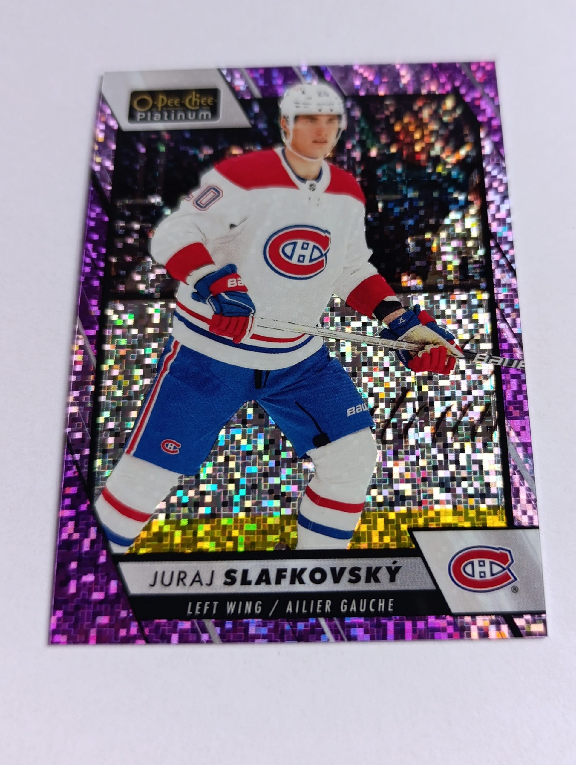 Juraj Slafkovský (Montreal Canadiens, Slovensko) – Violet Pixels – 2023-24 O-Pee-Chee Platinum #195/299 – Obrázok 2