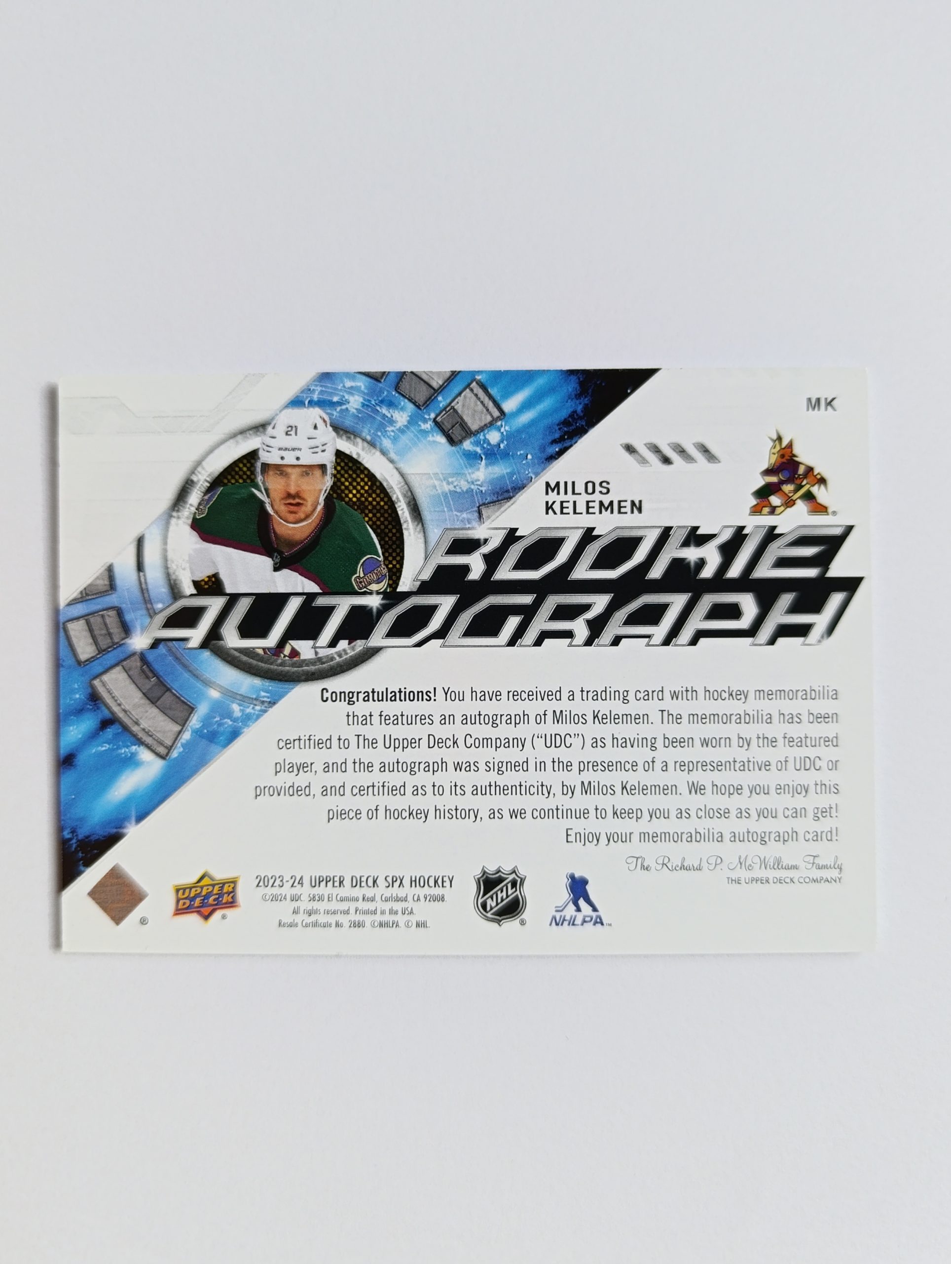Miloš Kelemen (Arizona Coyotes, Slovensko) – 2023-24 SPx Rookie Auto Jersey Spectrum #23/65 – Obrázok 4